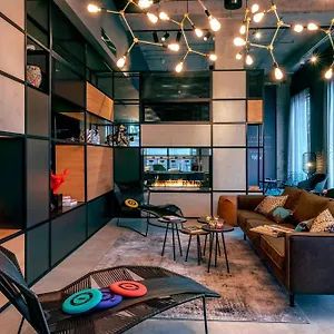Moxy Milan Linate Airport Włochy