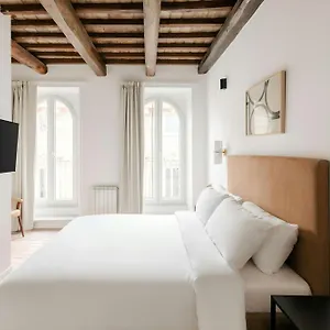 Sonder By Marriott Bonvoy Piazza Venezia Italia